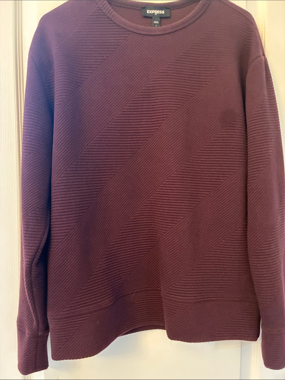 Express Men’s Burgundy Diagonal Ribbed Crewneck Sweater